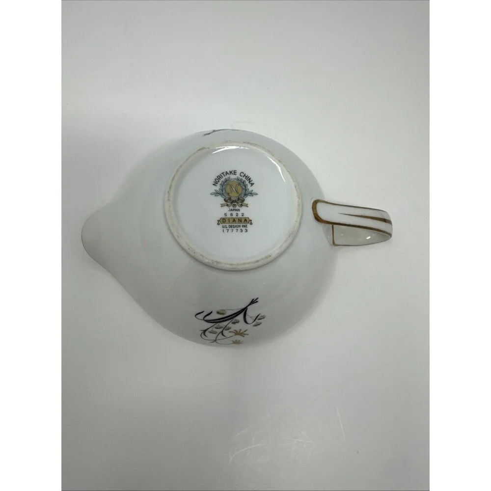 Vintage/Discontinued Noritake Diana 5522 Creamer and Sugar Bowl w/ lid gold rim